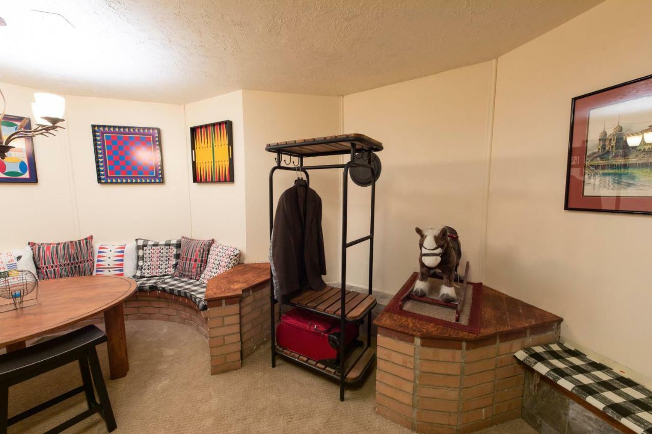 Guest Suite At The Red House Basement Attached With Private Entrance Salt Lake City Exterior photo
